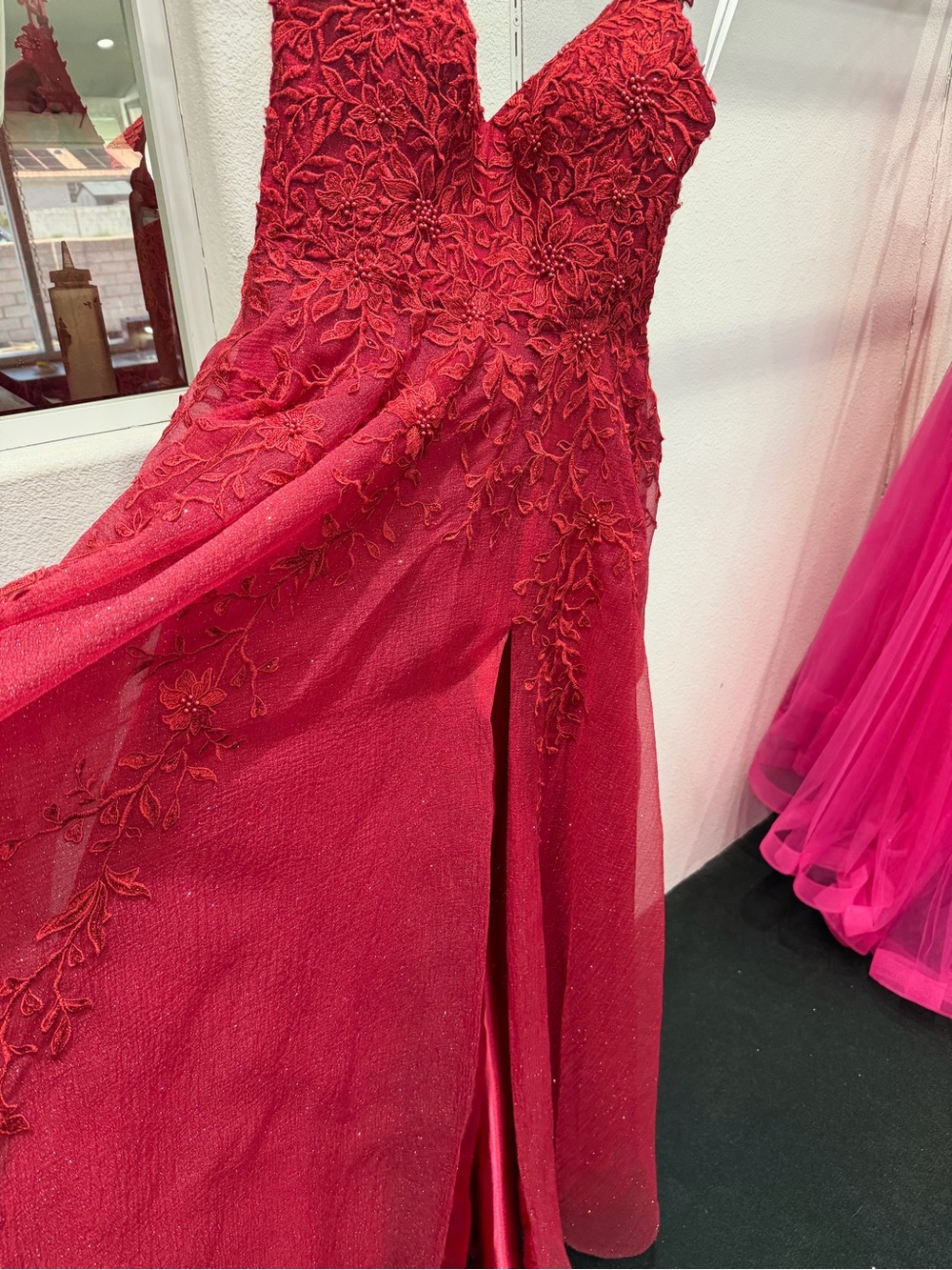 Elegant Red Embroidered V-Neck Evening Gown - Picture 4 of 8